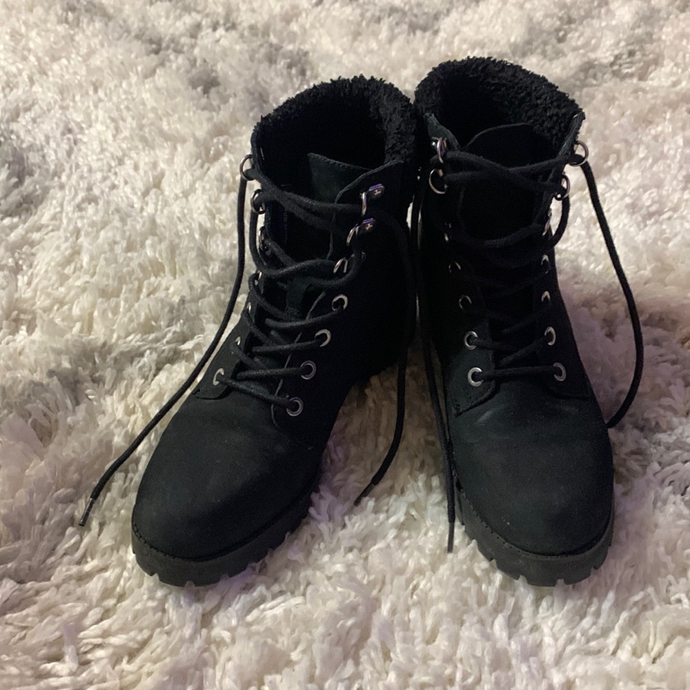 Aldo waterproof faux fur booties size size 6